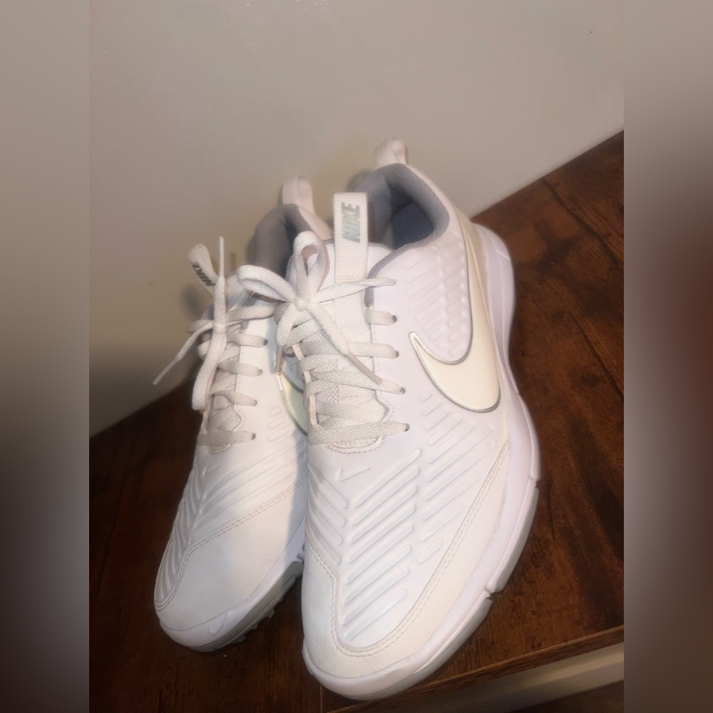 Nike Explorer 2 Golf Shoes Women’s 8.5 White Wolf Grey Silver AA1846-101 New